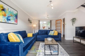 Ascot 4BR Perfect Winter Home by Sentinel Living Short Lets & Serviced Accommodation With Free Parking